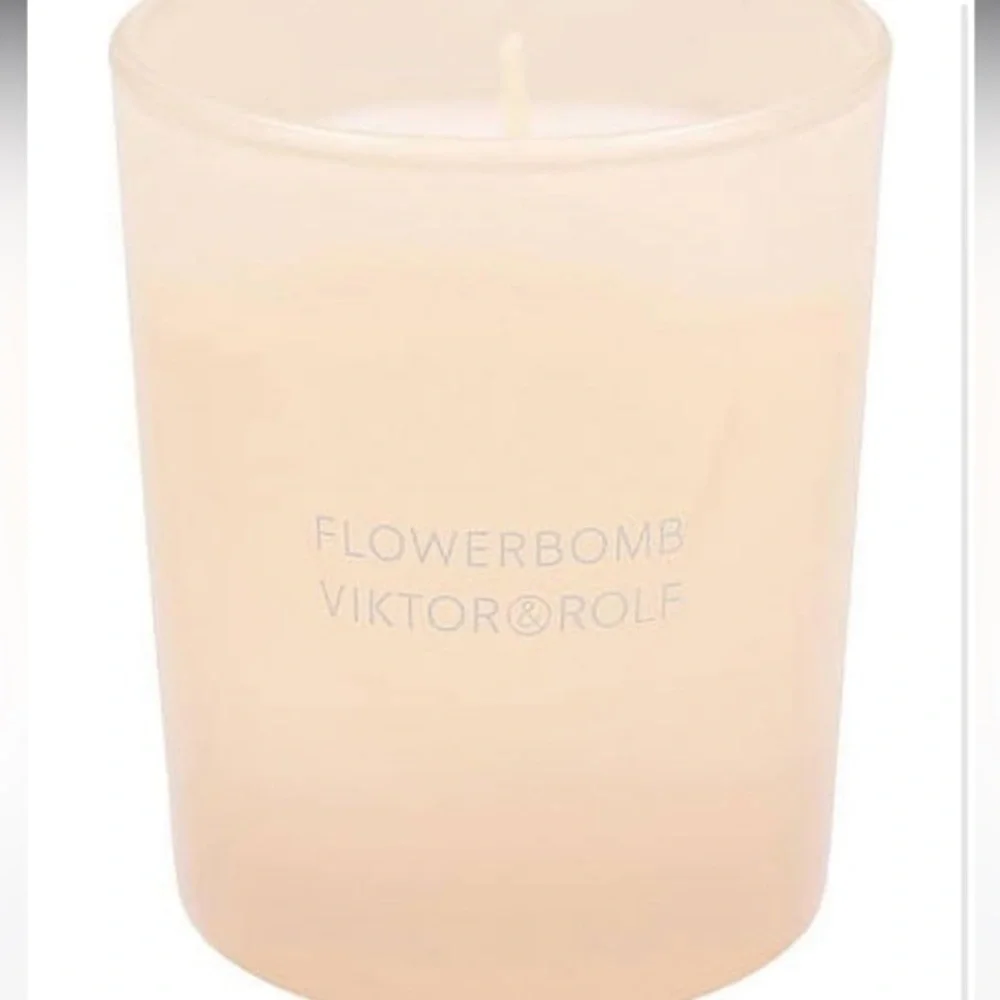 MINI Viktor & Rolf Flowerbomb Soft Pink Candle